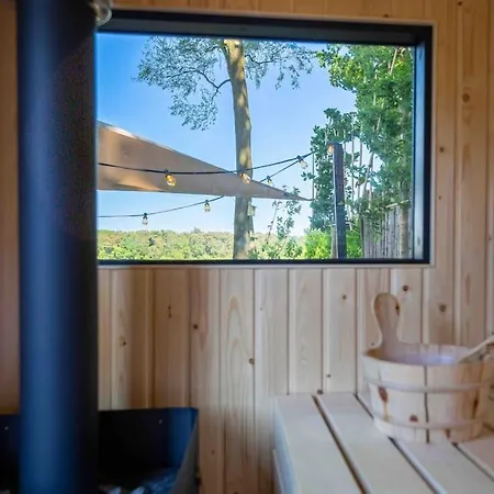 86, Bed & Outdoor Wellness - Sauna, Hottub, Icebath & Outdoor Shower Included! * Oisterwijk