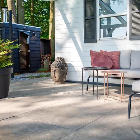 86, Bed & Outdoor Wellness - Sauna, Hottub, Icebath & Outdoor Shower Included! *