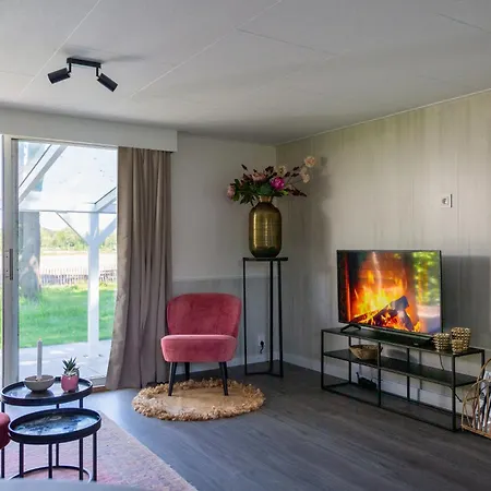 86, Bed & Outdoor Wellness - Sauna, Hottub, Icebath & Outdoor Shower Included! * Oisterwijk