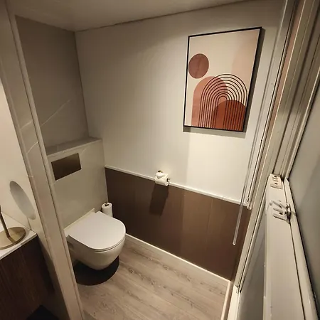 Chalet 86, Bed & Outdoor Wellness - Sauna, Hottub, Icebath & Outdoor Shower Included! Oisterwijk