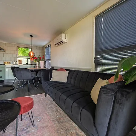 86, Bed & Outdoor Wellness - Sauna, Hottub, Icebath & Outdoor Shower Included! Chalet