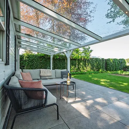 Chalet 86, Bed & Outdoor Wellness - Sauna, Hottub, Icebath & Outdoor Shower Included! Oisterwijk