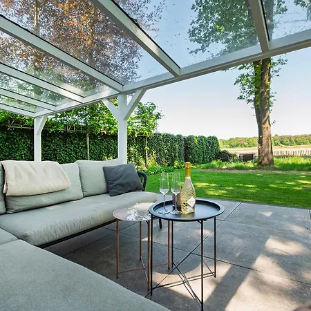 86, Bed & Outdoor Wellness - Sauna, Hottub, Icebath & Outdoor Shower Included! Chalet