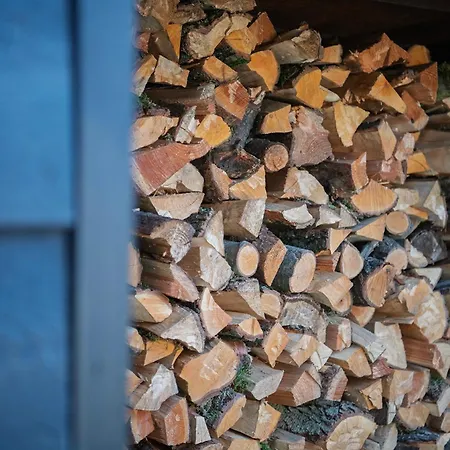 86, Bed & Outdoor Wellness - Sauna, Hottub, Icebath & Outdoor Shower Included! Chalet Oisterwijk