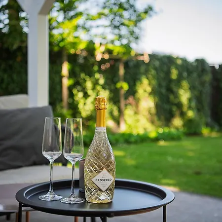 86, Bed & Outdoor Wellness - Sauna, Hottub, Icebath & Outdoor Shower Included! Chalet *