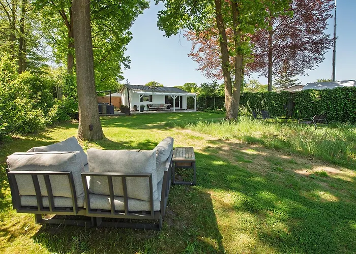 86, Bed & Outdoor Wellness - Sauna, Hottub, Icebath & Outdoor Shower Included! Alpesi faház Oisterwijk