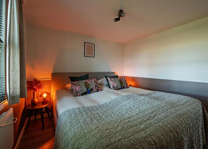 86, Bed&outdoor Wellness - Sauna, Hottub, Icebath&outdoor Shower Included! Oisterwijk