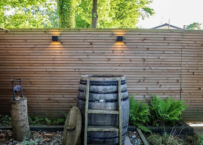 86, Bed & Outdoor Wellness - Sauna, Hottub, Icebath & Outdoor Shower Included!