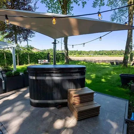 Шале 86, Bed & Outdoor Wellness - Sauna, Hottub, Icebath & Outdoor Shower Included!