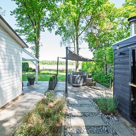 Шале 86, Bed & Outdoor Wellness - Sauna, Hottub, Icebath & Outdoor Shower Included! *
