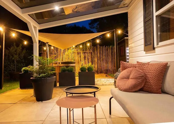 86, Bed & Outdoor Wellness - Sauna, Hottub, Icebath & Outdoor Shower Included!