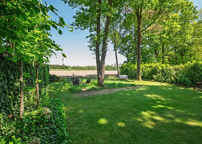 Chalé 86, Bed & Outdoor Wellness - Sauna, Hottub, Icebath & Outdoor Shower Included! Oisterwijk