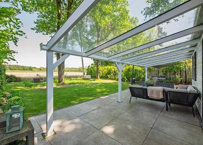 86, Bed & Outdoor Wellness - Sauna, Hottub, Icebath & Outdoor Shower Included!