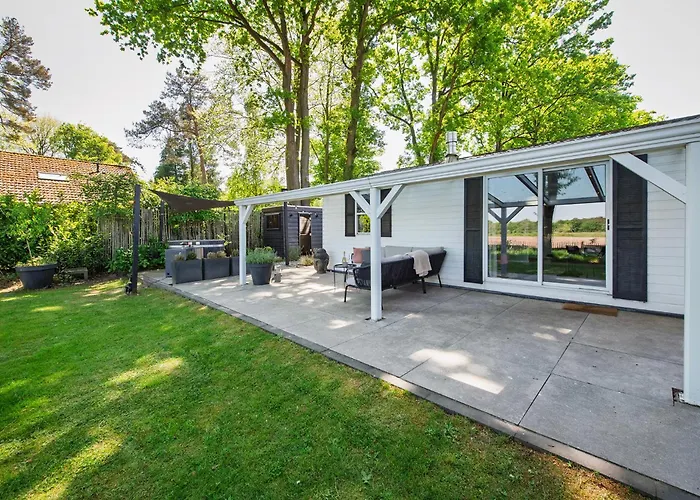 86, Bed & Outdoor Wellness - Sauna, Hottub, Icebath & Outdoor Shower Included! *